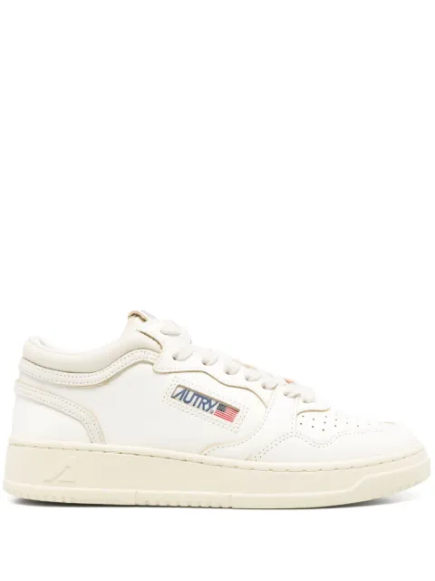 Autry Medalist low sneakers Neutrals MYMWEK13