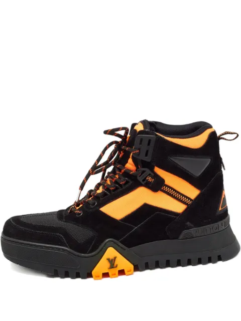 Louis Vuitton Pre-Owned logo-patch boots Black 972124