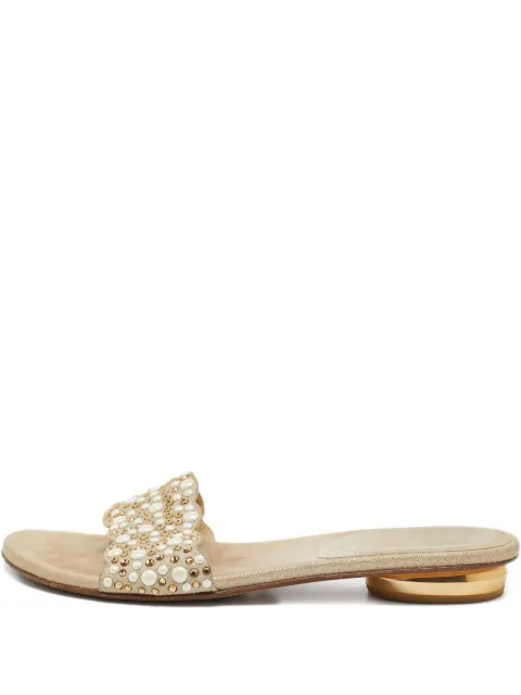 Stuart Weitzman pre-owned pearl-embellished sandals Neutrals 1008185