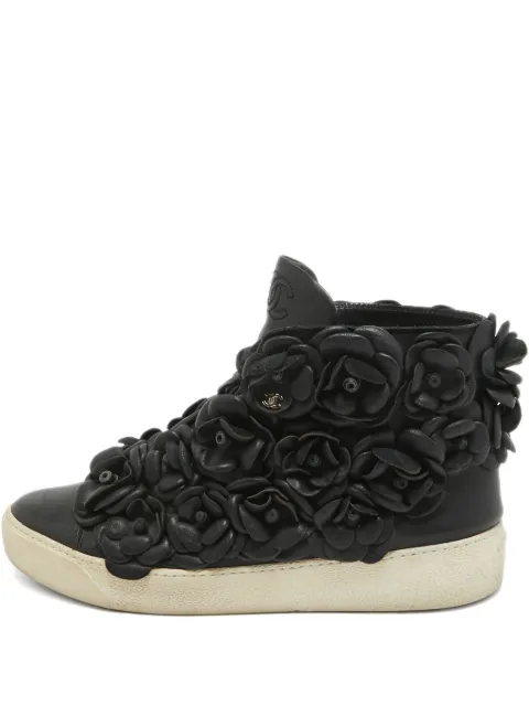 CHANEL Pre-Owned floral-appliqué sneakers Black 963942