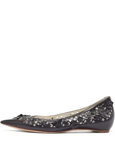 Christian Dior Pre-Owned floral-appliqué flat pumps Black 962274