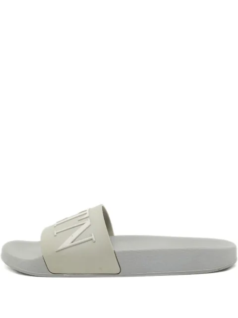 Valentino Garavani Pre-Owned VLTN slides Grey 1054425