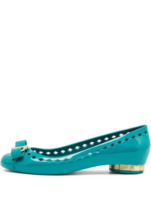 Ferragamo Pre-Owned Vara Bow ballerina shoes Green 1129816