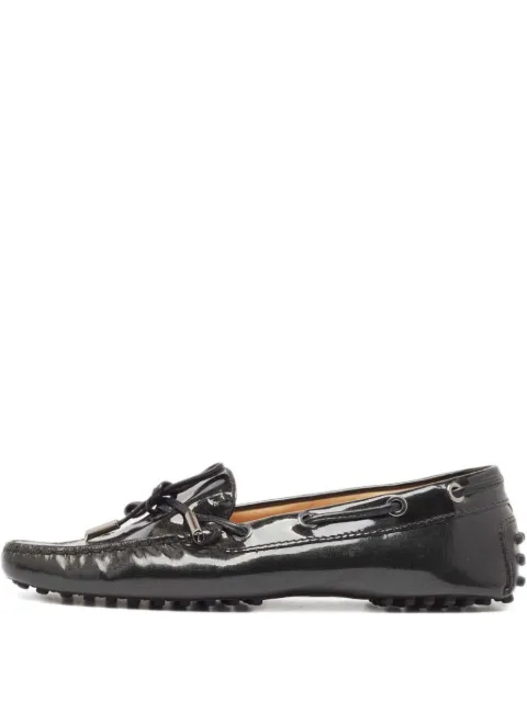 Tod's Vintage patent-leather bow loafers Black 986383