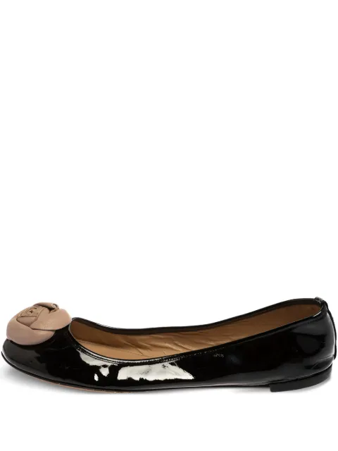 Valentino Garavani Pre-Owned floral-appliqué ballet flats Black 413817