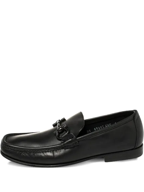 Ferragamo Pre-Owned Gancini-detail loafers Black 388372