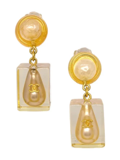 CHANEL Pre-Owned 1997 dangle clip-on earrings Gold ER185005