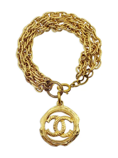 CHANEL Pre-Owned 1980s logo charm bracelet Gold CHCHARMBLT
