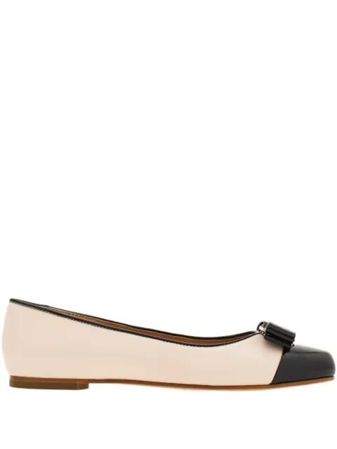 Ferragamo Varina leather ballerina shoes Pink 785404