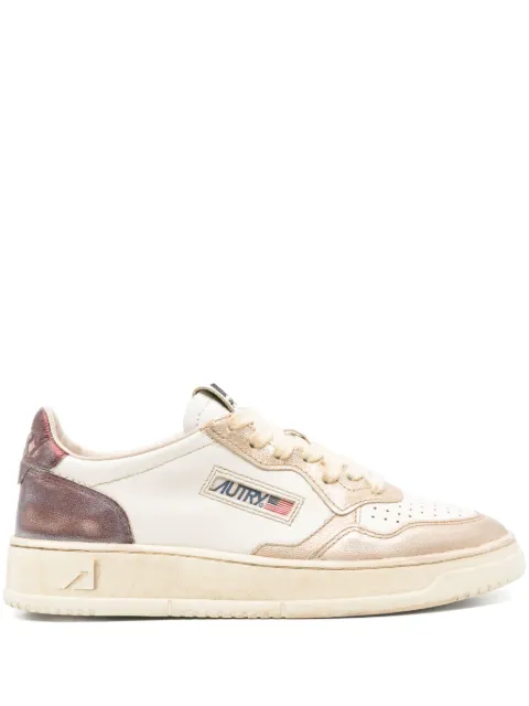 Autry Medalist Low lace-up sneakers Neutrals AVLWMT04MT04