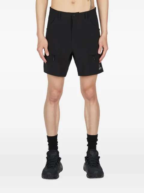 Ostrya logo-print cargo shorts Black 7AJ002BLK