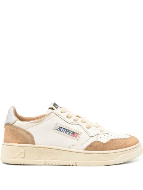 Autry Medalist Low sneakers Neutrals AVLWLS06