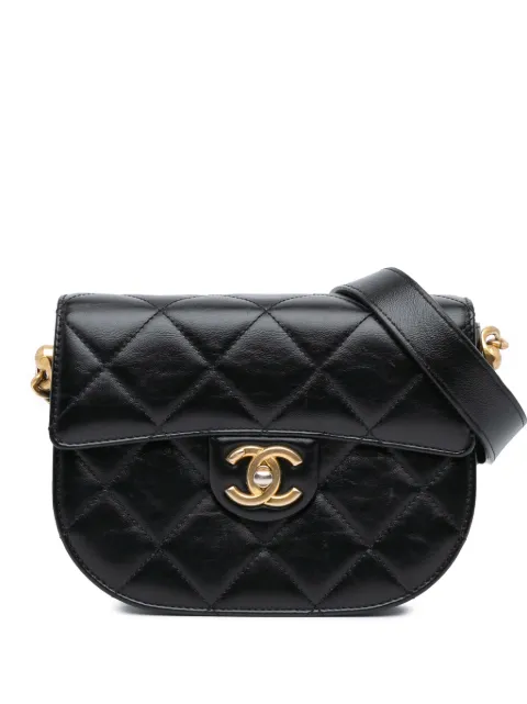 CHANEL Pre-Owned 2021-2024 CC Quilted Calfskin Round Moon Messenger Flap crossbody bag Black 1GMPVEPA2GQNOI78