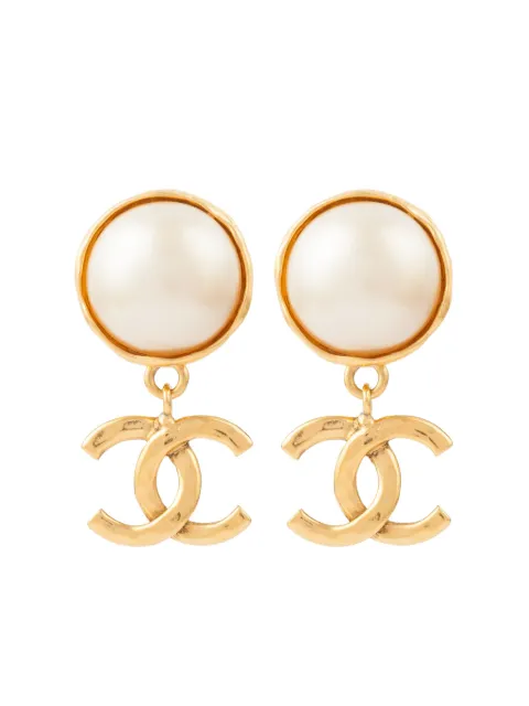 CHANEL Pre-Owned 1994 CC faux-pearl clip-on earrings Gold ER026211