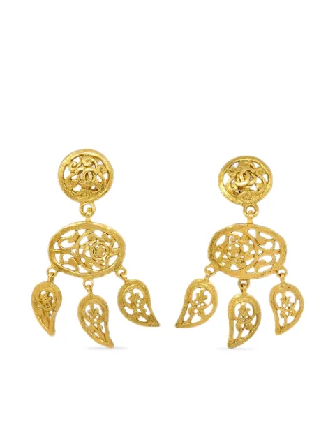 CHANEL Pre-Owned 1995 fretwork drop earrings Gold ER95A