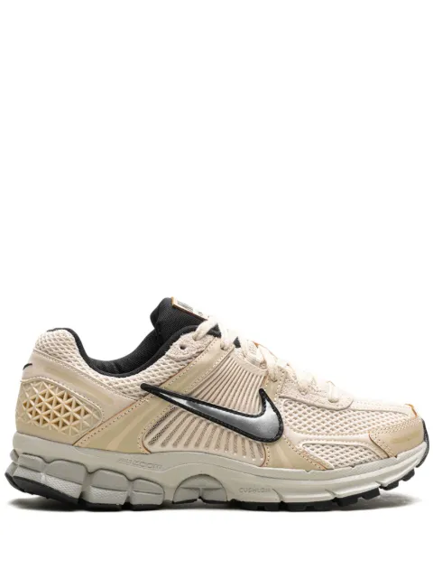 Nike Zoom Vomero 5 "Pearl White/Light Bone/Light Iron Ore/Chrome" sneakers Neutrals FN6742
