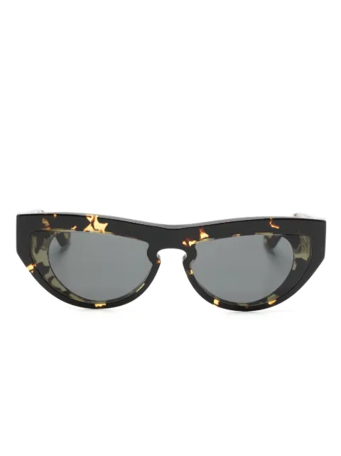 Burberry Eyewear cat-eye sunglasses Brown B4422U