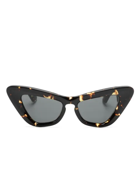 Burberry Eyewear tortoiseshell cat-eye sunglasses Brown B4421U