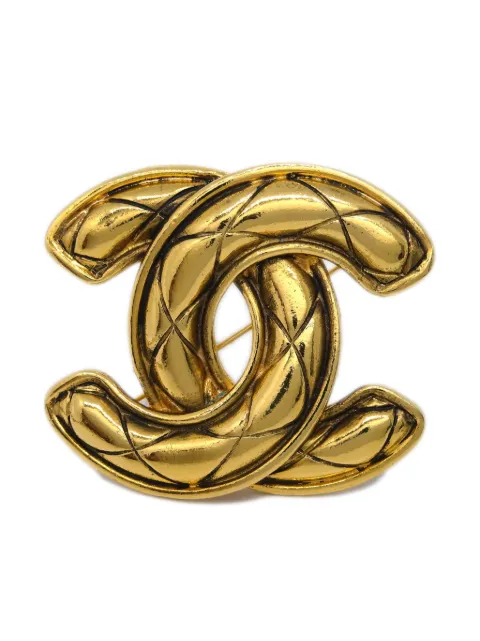 CHANEL Pre-Owned 1990-2000s large quilted CC brooch pin Gold B1152