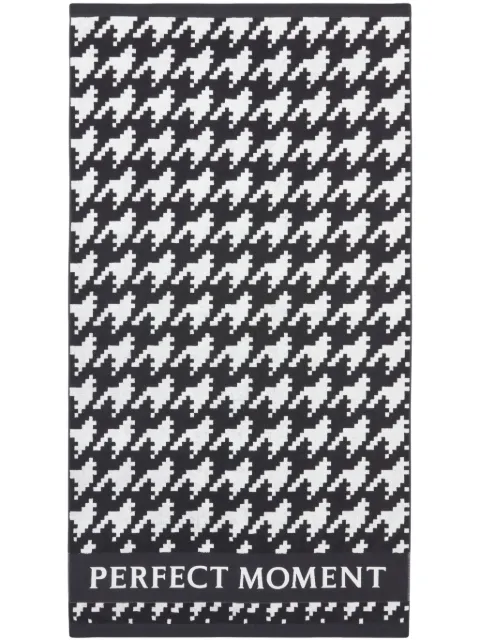 Perfect Moment houndstooth-print beach towel Black U80001902263