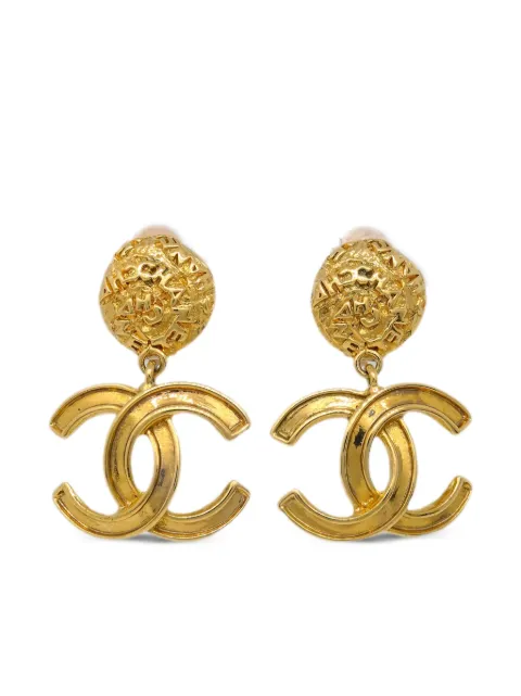 CHANEL Pre-Owned 1982 CC dangle clip-on earrings Gold NC33111982