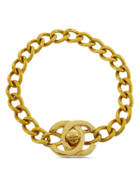 CHANEL Pre-Owned 1997 turnlock bracelet Gold BR97P