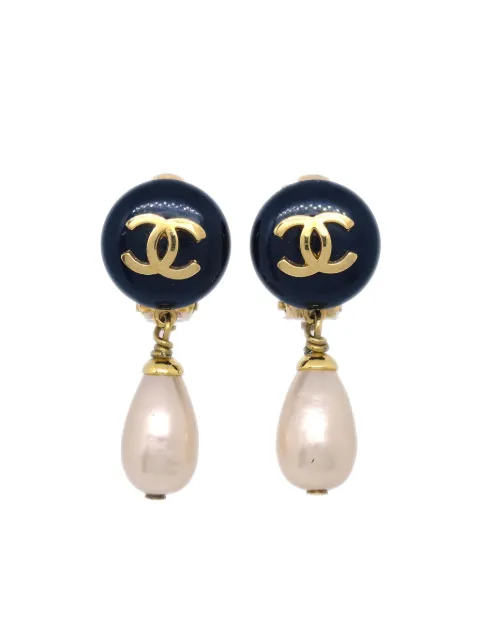CHANEL Pre-Owned 1993 CC faux-pearl clip-on earrings Gold ER93A