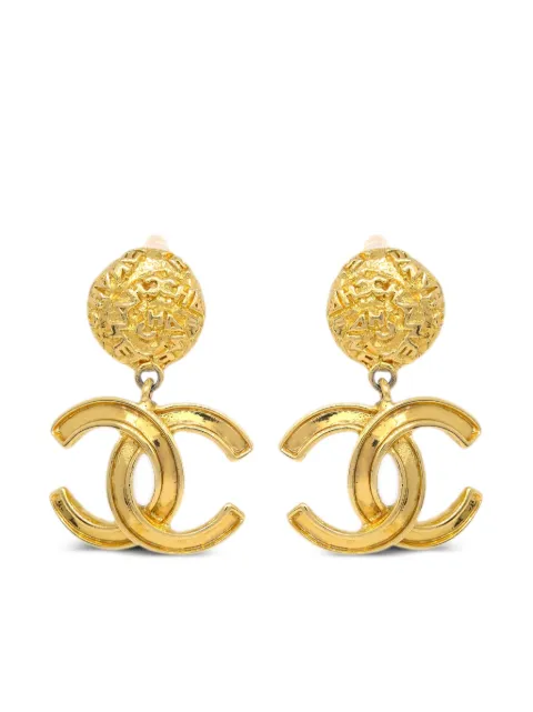 CHANEL Pre-Owned 1995 CC-logo dangle clip-on earrings Gold ER95A