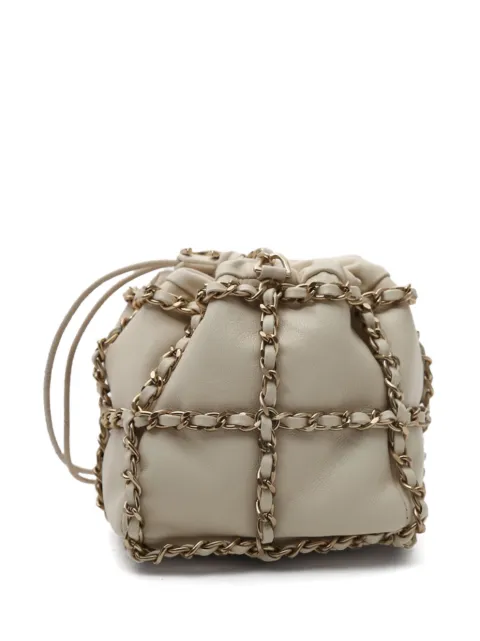 CHANEL Pre-Owned leather chain-link bucket bag Neutrals 399627