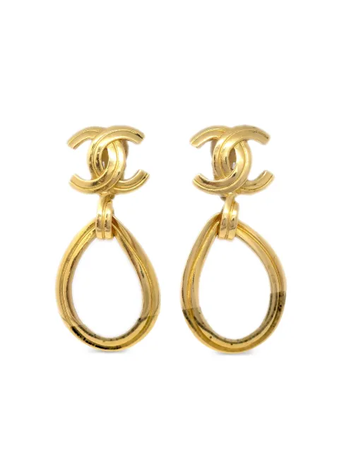 CHANEL Pre-Owned 1996 CC dangle clip-on earrings Gold ER96P