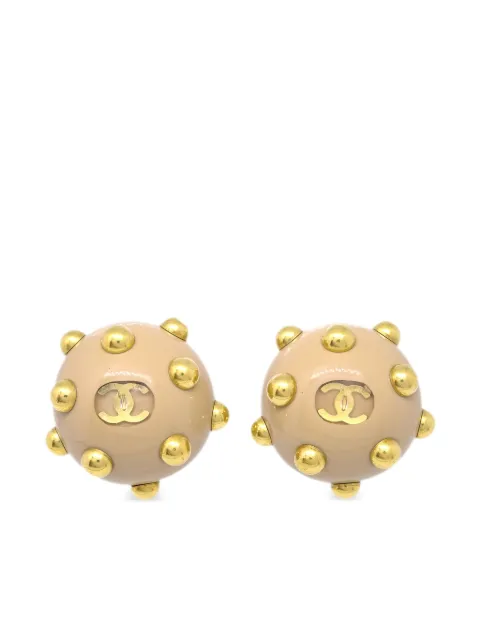 CHANEL Pre-Owned 2000 CC studded clip-on earrings Gold ER00A