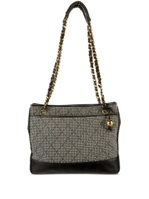 CHANEL Pre-Owned 1992 Timeless diamond-quilted tote bag White CHANELHOUNDSTOOTHCAMERATOTE