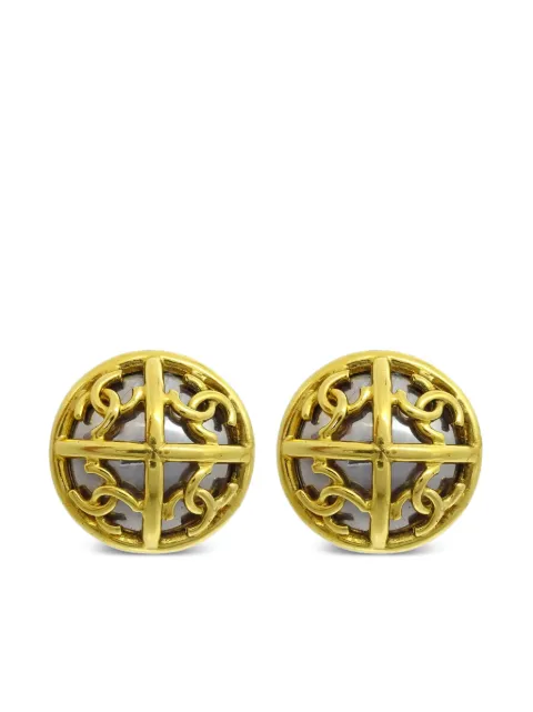 CHANEL Pre-Owned 1993 faux-pearl CC clip-on earrings Gold ER93P2939
