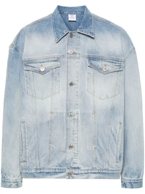 VETEMENTS embossed-logo denim jacket Blue UE64JA390N