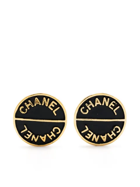 CHANEL Pre-Owned 1990s logo-embossed clip-on earrings Black 1501436