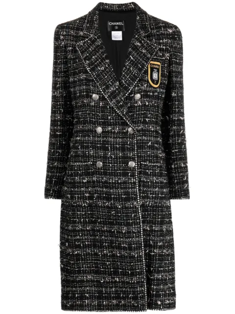 CHANEL Pre-Owned 2005 crest-appliqué tweed coat Black 05CP24957V15410M2806