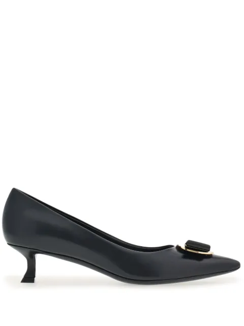 Ferragamo new Vara plate low heel pumps Black 768707