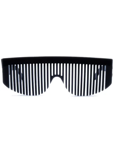 CHANEL Pre-Owned 1990-2000s Hair Comb oversize-frame sunglasses Black 0417194305