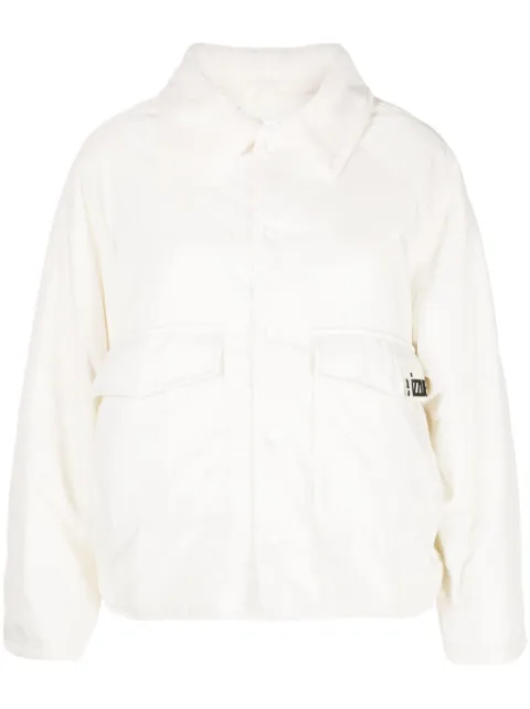 izzue logo-patch press-stud shirt jacket White J7146F3