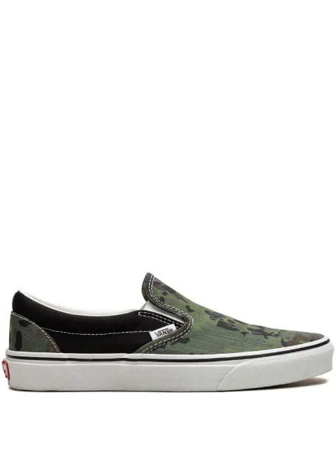 Vans Classic Slip-On "Camo" sneakers Green VN0009Q7BGK