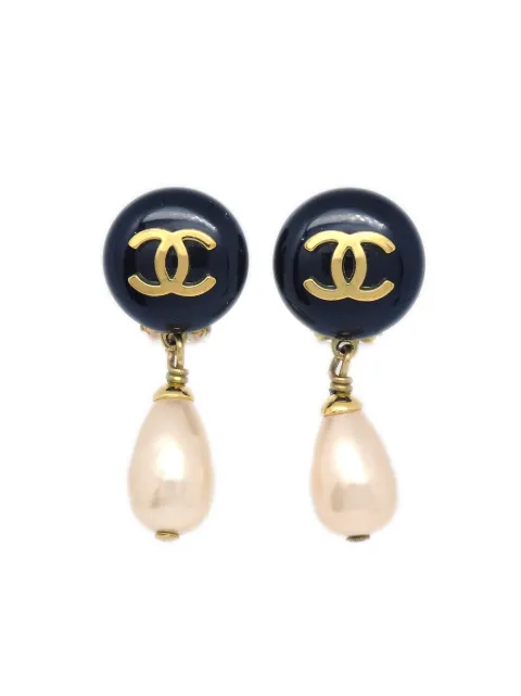CHANEL Pre-Owned 1994 CC faux-pearl clip-on earrings Gold ER94P
