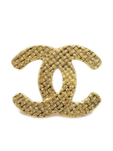 CHANEL Pre-Owned 1980s-1990s CC CC woven-engraved brooch Gold B126229