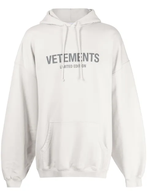 VETEMENTS logo-print drawstring hoodie Grey UE54HD220W