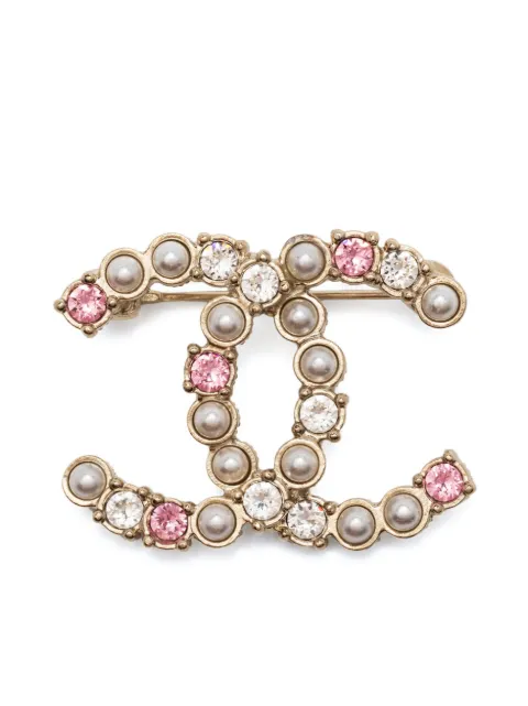 CHANEL Pre-Owned 2000s CC faux-pearl crystal embellished brooch Gold 150167