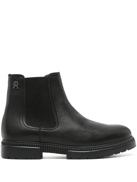 Tommy Hilfiger monogram-plaque leather ankle boots Black FM0FM04650