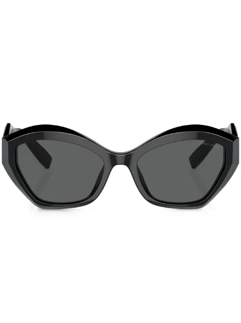 Giorgio Armani logo-plaque tinted-lenses sunglasses Black AR8187U5875B1