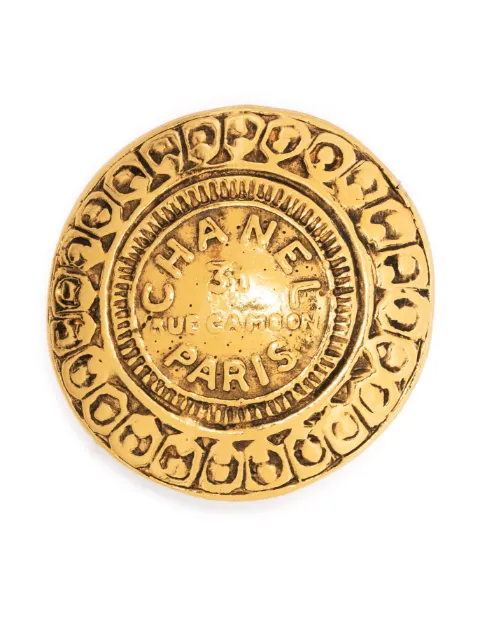 CHANEL Pre-Owned 1980s Rue Cambon round brooch Gold 1501118