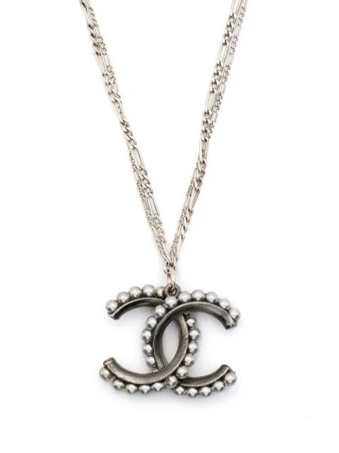 CHANEL Pre-Owned 2000s CC pearl-embellished charm necklace Silver 1500915