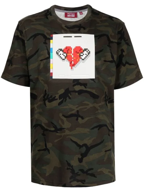 Mostly Heard Rarely Seen 8-Bit No More Heartbreaks camouflage-print T-Shirt Green MHEB08BBT01