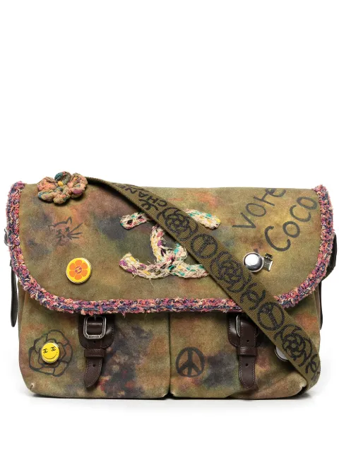 CHANEL Pre-Owned 2015 Graffiti On The Pavement messenger bag Green CHANELONTHEPAVEMENTKHAKICANVASMESSENGERBAG